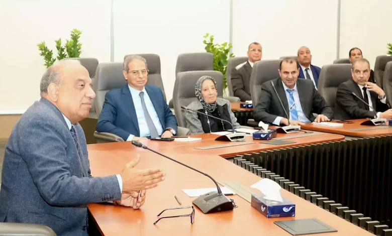 وزير-الكهرباء-يتابع-مجريات-تنفيذ-خطة-شركة-مصر-الوسطى-لخفض-الفقد-في-الطاقة