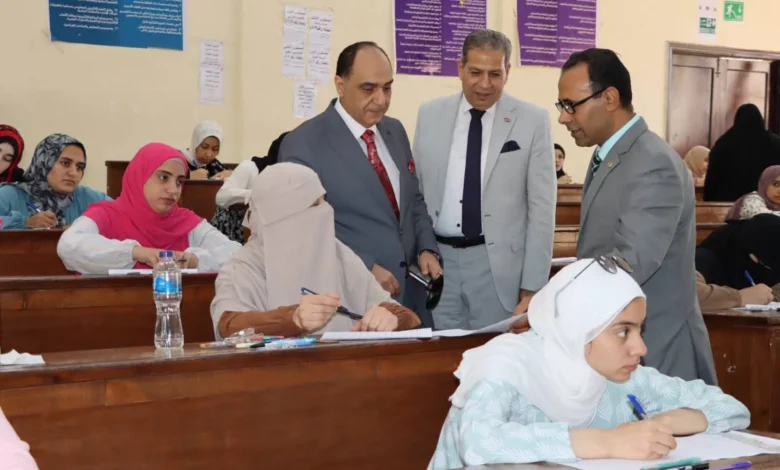 نائب-رئيس-جامعة-الزقازيق-للدراسات-العليا-والبحوث-يتفقد-امتحانات-“تربية-نوعية”-ويؤكد-استمرار-دعم-الباحثين