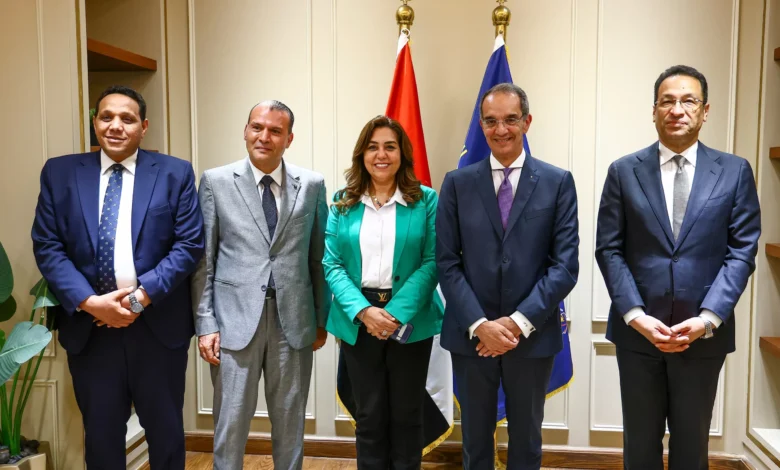 توقيع-اتفاق-لشراء-اجهزة-تكنولوجية-لتشغيل-مجمعات-الخدمات-الحكومية-بقرى-”-حياة-كريمة-“