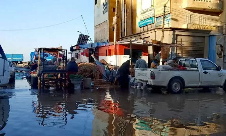 أمطار-غزيرة-تغرق-شوارع-كفر-الشيخ-والمحافظ-يوجه-بسحب-المياه-وتحذير-الصيادين