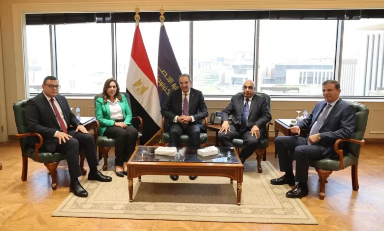 ٥-وزراء-يجتمعون-لمتابعة-منظومة-الرقم-القومى-العقارى-وإعداد-اللائحة-التنفيذية-للقانون