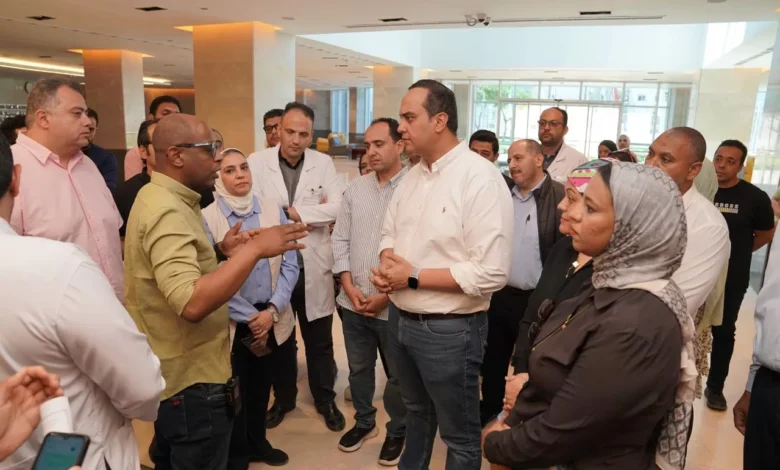 رئيس-هيئة-الرعاية-الصحية-:-تفقد-أقسام-الطوارئ-والأشعة-والرعايات-المركزة-بمجمع-السويس-الطبي-ويوجّه-باستمرار-ضبط-الأداء-وتسريع-دورة-تقديم-الخدمة