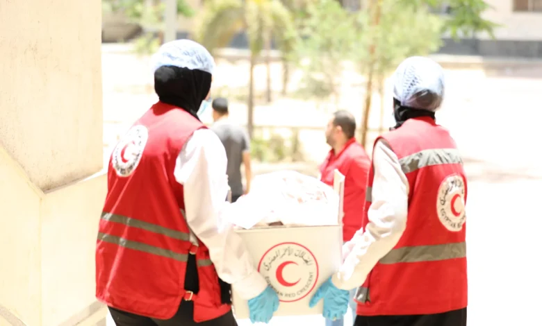الهلال-الأحمر-يوزع-فرحة-العيد.-لحوم-الأضاحي-تصل-لأكثر-من-20-ألف-أسرة-محتاجة
