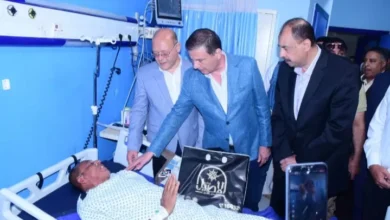 وزير-الزراعة-يزور-مسئول-حماية-الأراضي-المصاب-بمستشفى-سوهاج-الجامعي-و-مكافاه-مالية-فورية-25-الف-جنيه-ومنح-ترقيه-استثنائية