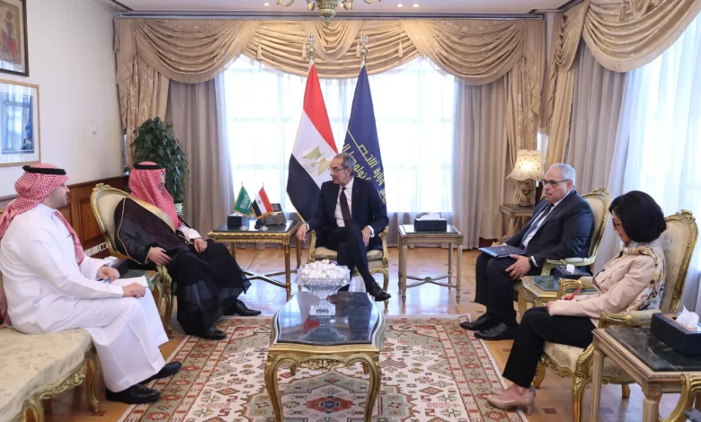 الدكتور/-عمرو-طلعت-وزير-الاتصالات-يلتقى-سفير-المملكة-العربية-السعودية-بمصر-لتعاون-جديد-بينهما