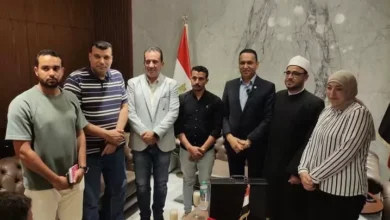 ساويرس-والسعيد-كامل-يمنحان-ابن-الشهيد-خالد-عبد-العال-مليون-جنيه:-“إحنا-تحت-أمرك.-ووالدك-بطل-أنقذ-مدينة
