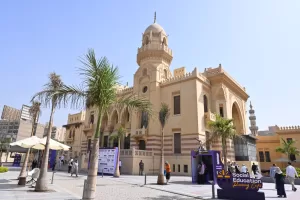 قمة-التعليم-المجتمعي-الأولى-تختتم-أعمالها-بحضور-حكومي-ومجتمعي-ومشاركة-أكثر-من-500-خبير