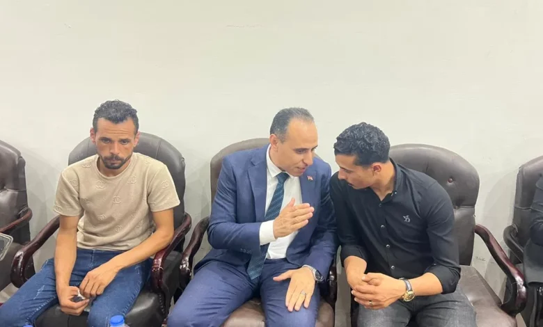 وفاءً-لدماء-الأبطال.-وكيل-صحة-الشرقية-يقدم-العزاء-لأسرة-الشهيد-خالد-عبدالعال-بتكليف-من-وزير-الصحة