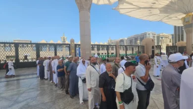 في-روضة-من-رياض-الجنة.-دعاء-وسجود-وامتنان-من-الحجاج-في-حضرة-النبي-ﷺ