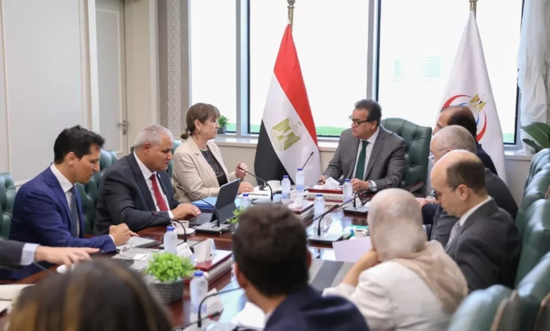 وزير-الصحة-بحث-الخطط-المستقبلية-فى-الصحة-مع-المنسق-المقيم-للأمم-المتحدة-بمصر-والمدير-الإقليمي-لمنظمة-الأغذية-والزراعة-(الفاو)