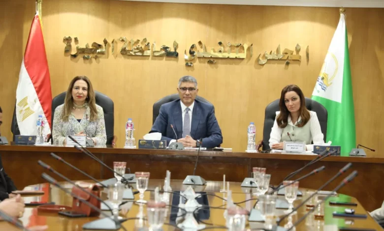 بالأسماء.-محافظ-الجيزة-يكرِّم-٢٨-من-خريجي-البرامج-التدريبية-الرقمية-لتطوير-الأداء-الحكومي
