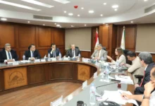 بمشاركة-صندوق-التنمية-الحضرية.-محافظ-الجيزة-يعقد-أولي-اجتماعات-اللجنة-التيسيرية-لتطوير-منطقة-الكيت-كات