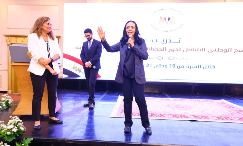 تكريم-وجوائز-مالية-و3-عمرات-للرائدات-المتميزات-في-مسح-الحضانات