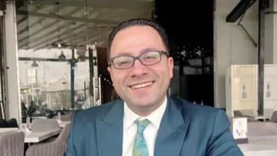 جلسة-“دومينو”.-إطلالة-مبدعة-لمحمد-إبراهيم-بربر