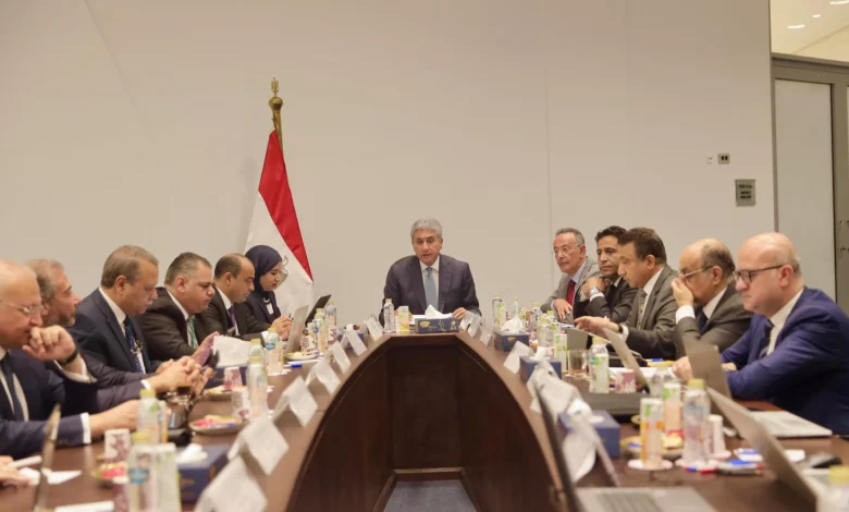 فى-اجتماع-مجلس-إدارة-المتحف-المصرى-الكبير-بحث-مستجدات-الموقف-التنفيذى-للمشروع-والأعمال-المرتبطة-بتجهيزات-حفل-الافتتاح.-التنسيق-المسبق-مع-التربية-والتعليم-فى-توقيتات-وأيام-زيارات-الرحلات-المدرسية